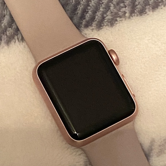 Rose gold iwatch - Picture 3 of 6